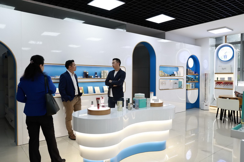 การปรับแต่งเครื่องสำอาง