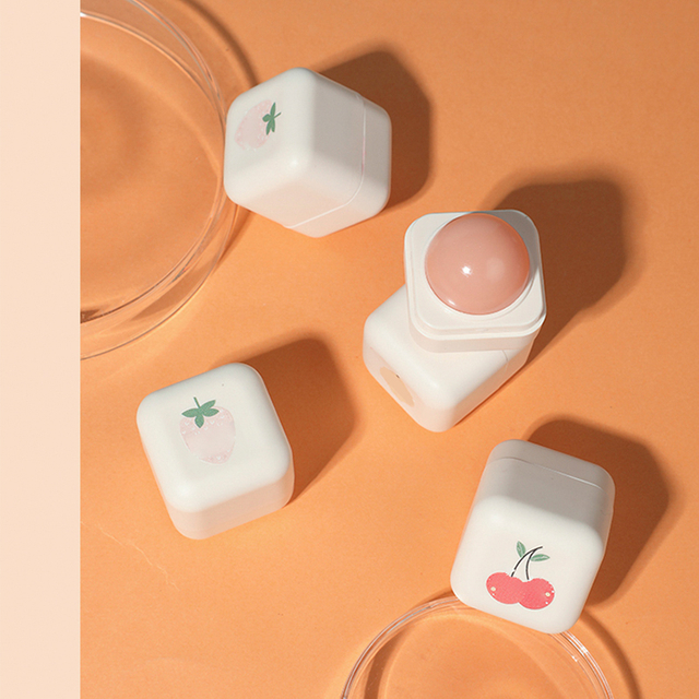 ลิปบาล์มให้ความชุ่มชื้นน่ารักฉลากส่วนตัวที่ดีที่สุด 